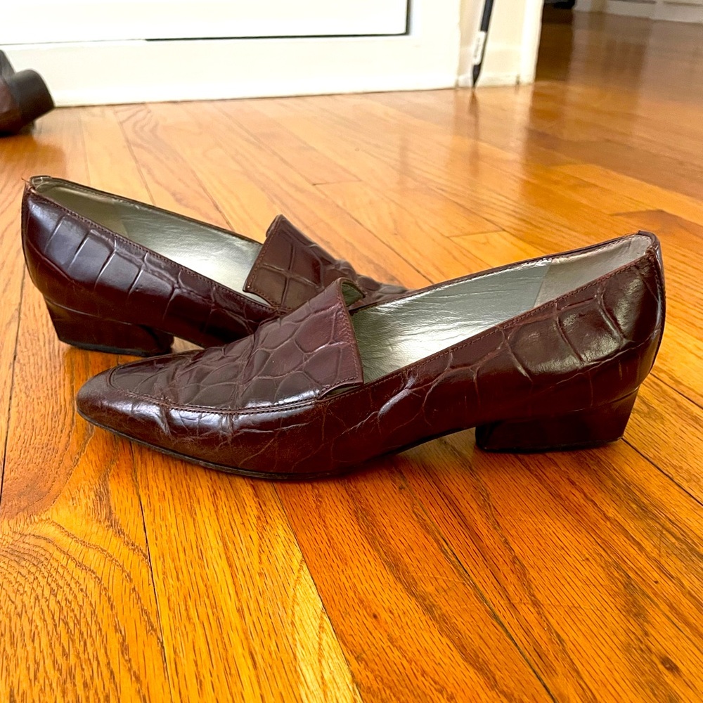 Vintage brown crocodile leather loafers